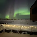 아파트 Rooftop Penthouse With Aurora Terrace *