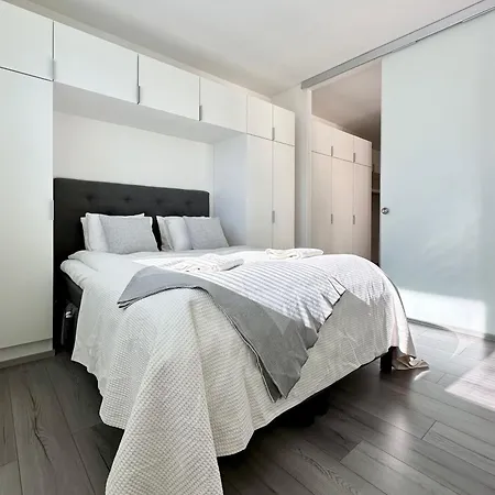 Rooftop Penthouse With Aurora Terrace *