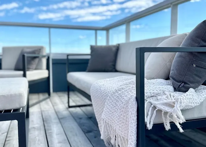 Rooftop Penthouse With Aurora Terrace *